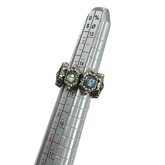 VINTAGE STRETCH RING W BLUE, GREEN & YELLOW CRYSTALS SET IN DARKENED SILVER - Picture 12 of 16